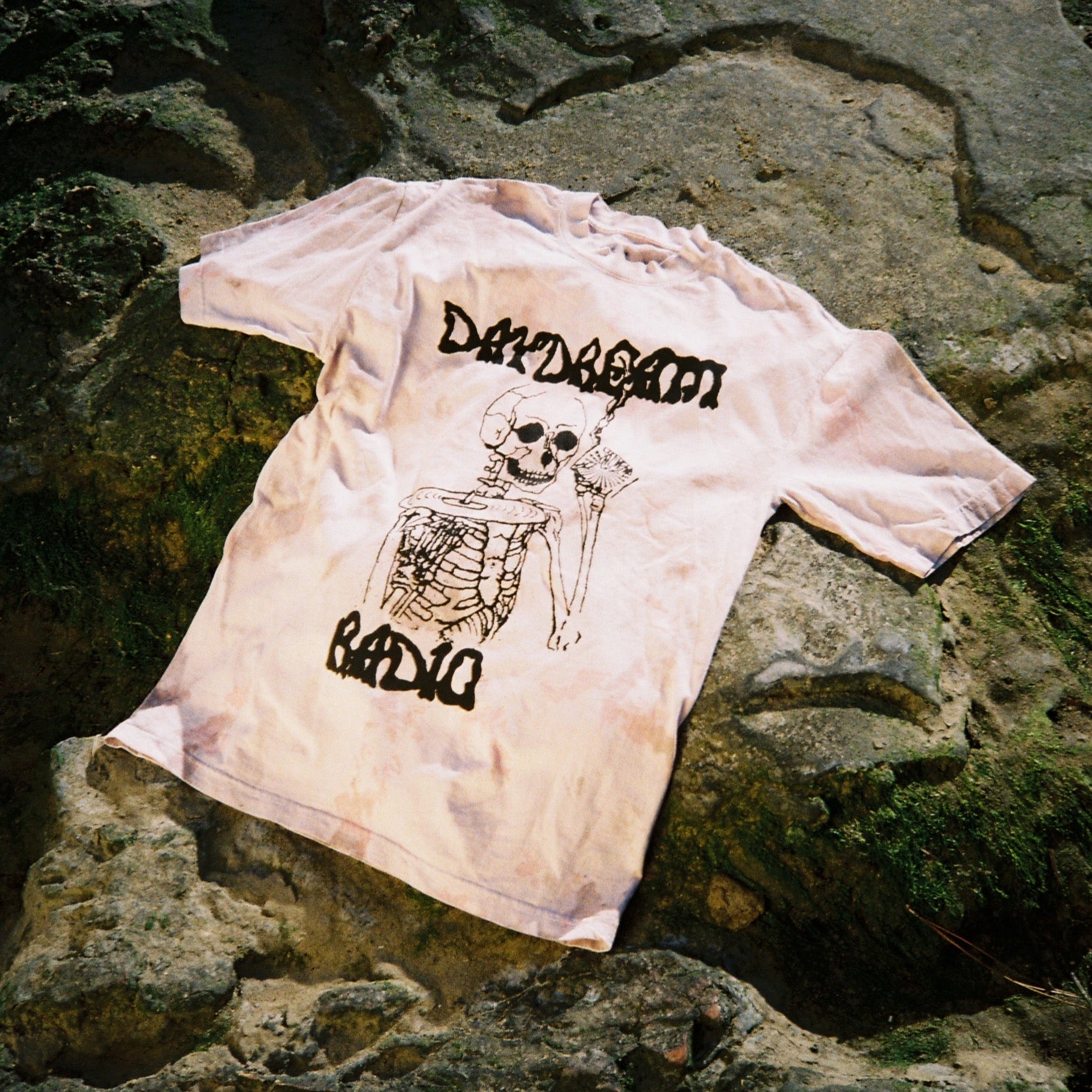 Daydream FM Radio Tee