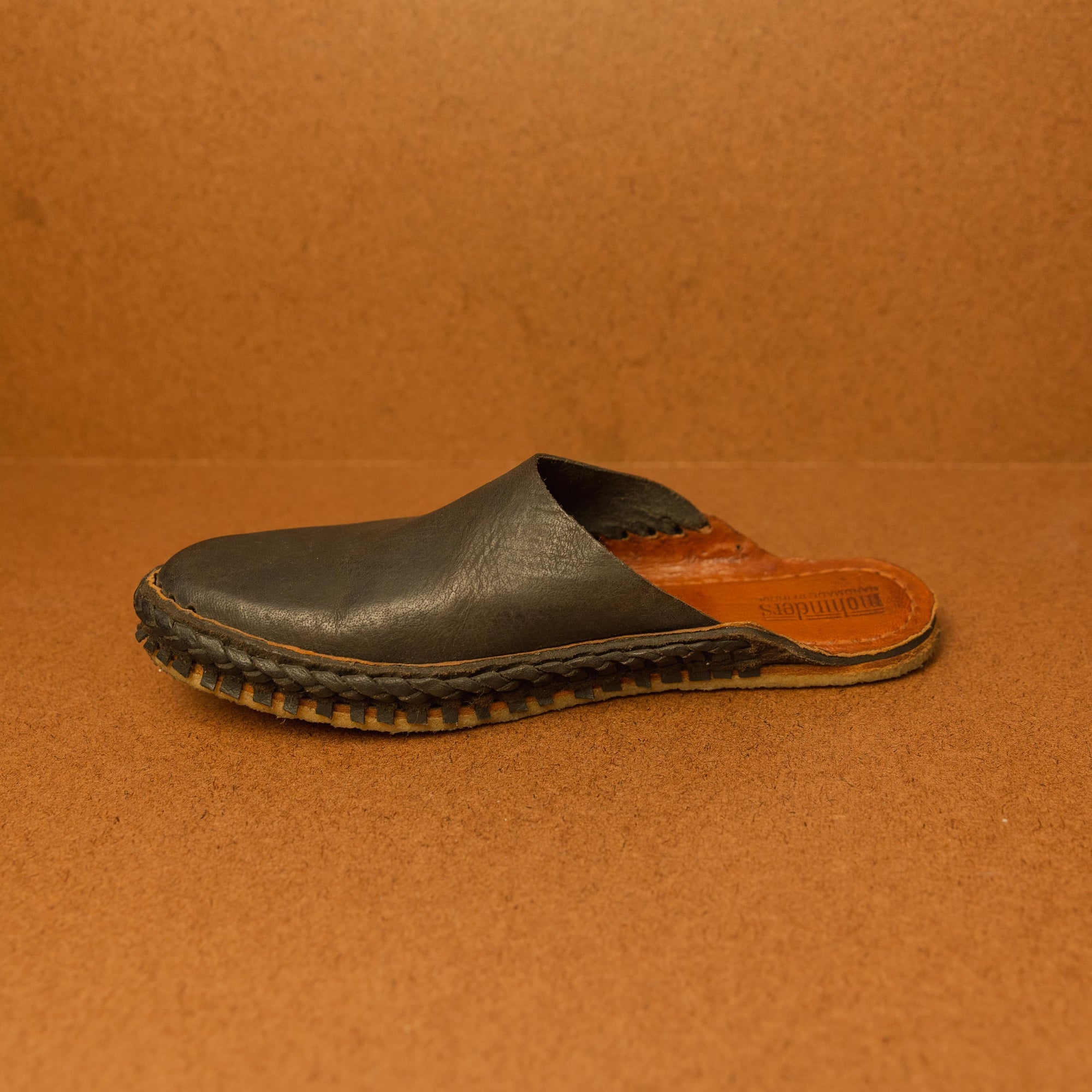 Mohinders Women's Heritage Solid Slides in Charcoal