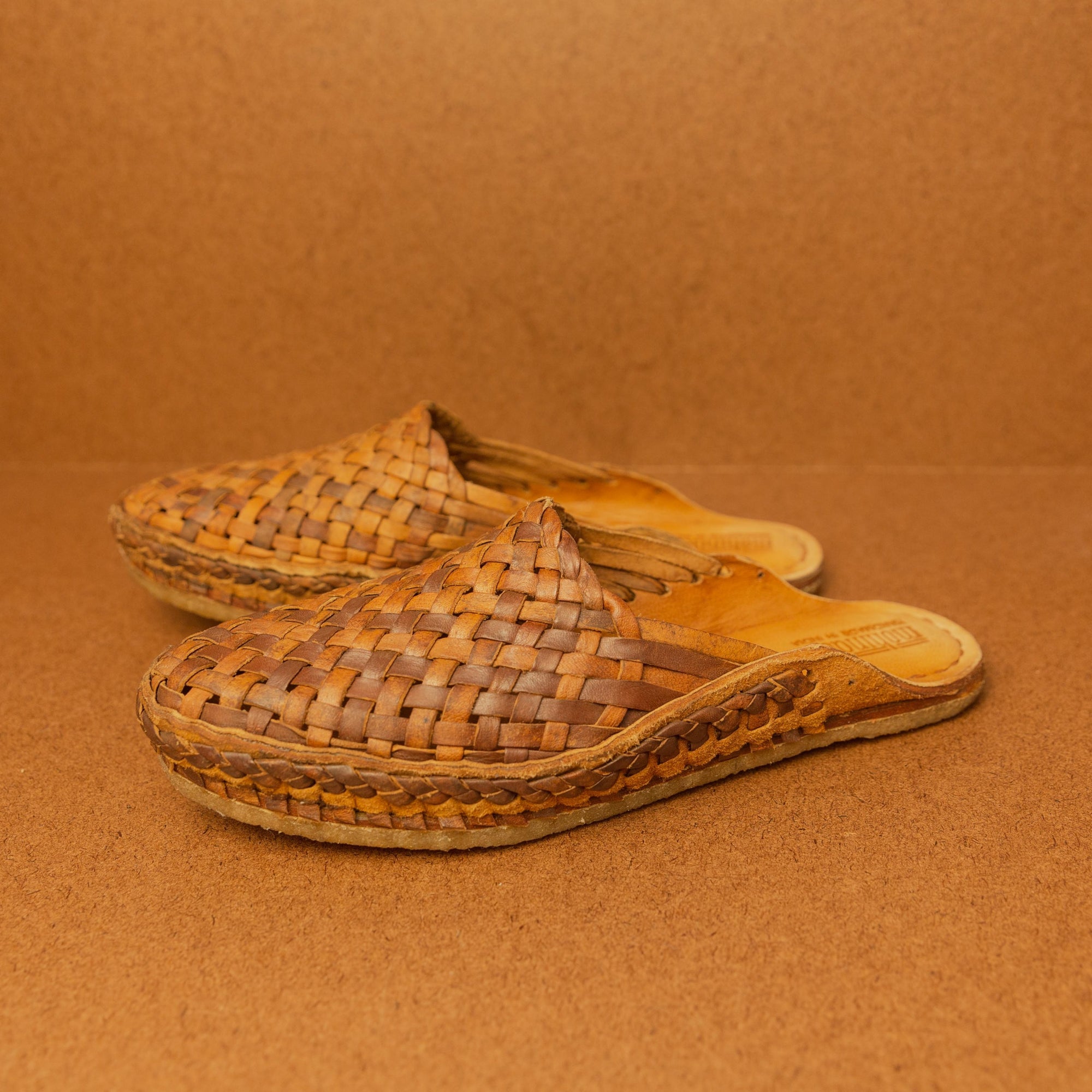 Mohinders Men&#39;s Woven City Slippers in Walnut