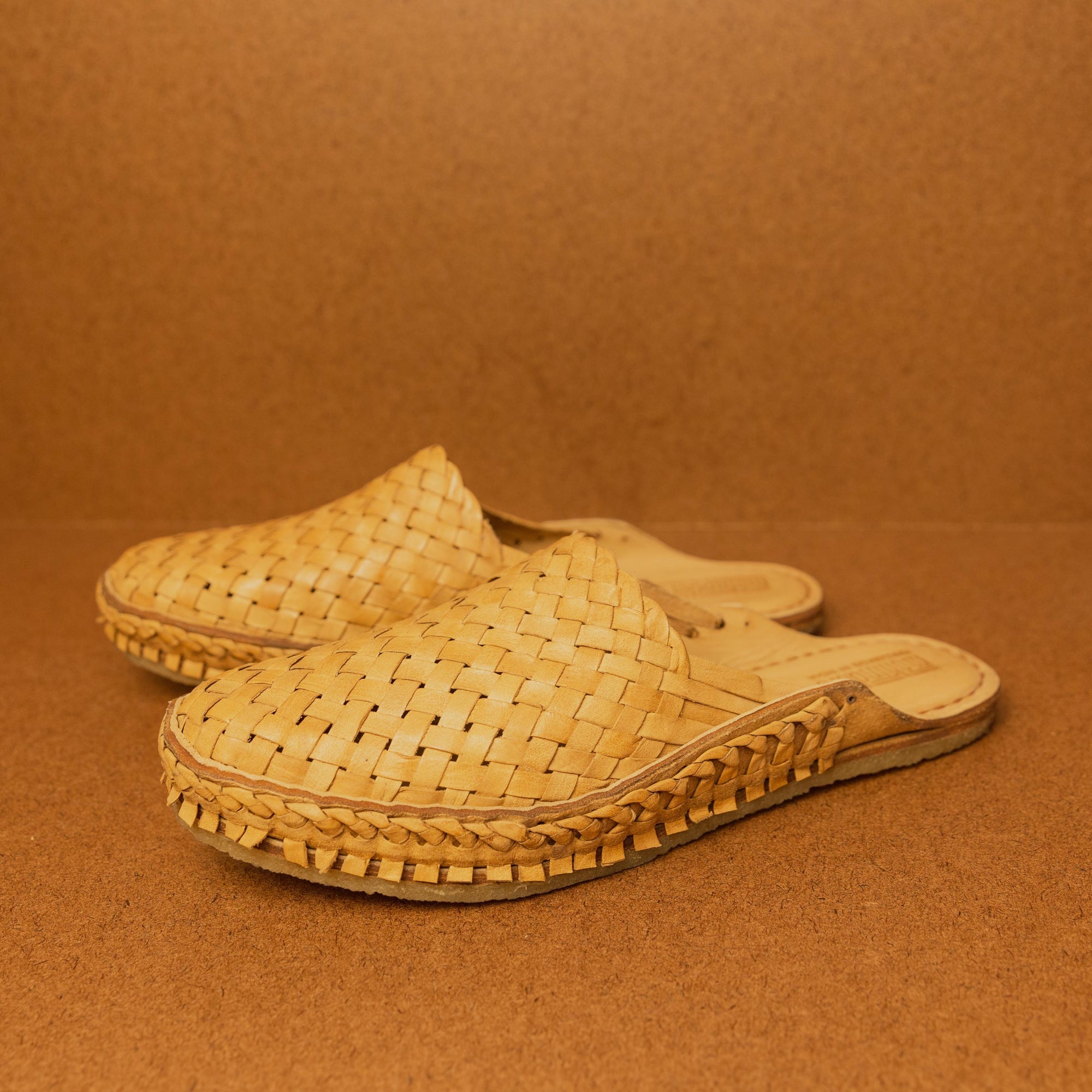 Mohinders Men's Woven City Slippers in Honey
