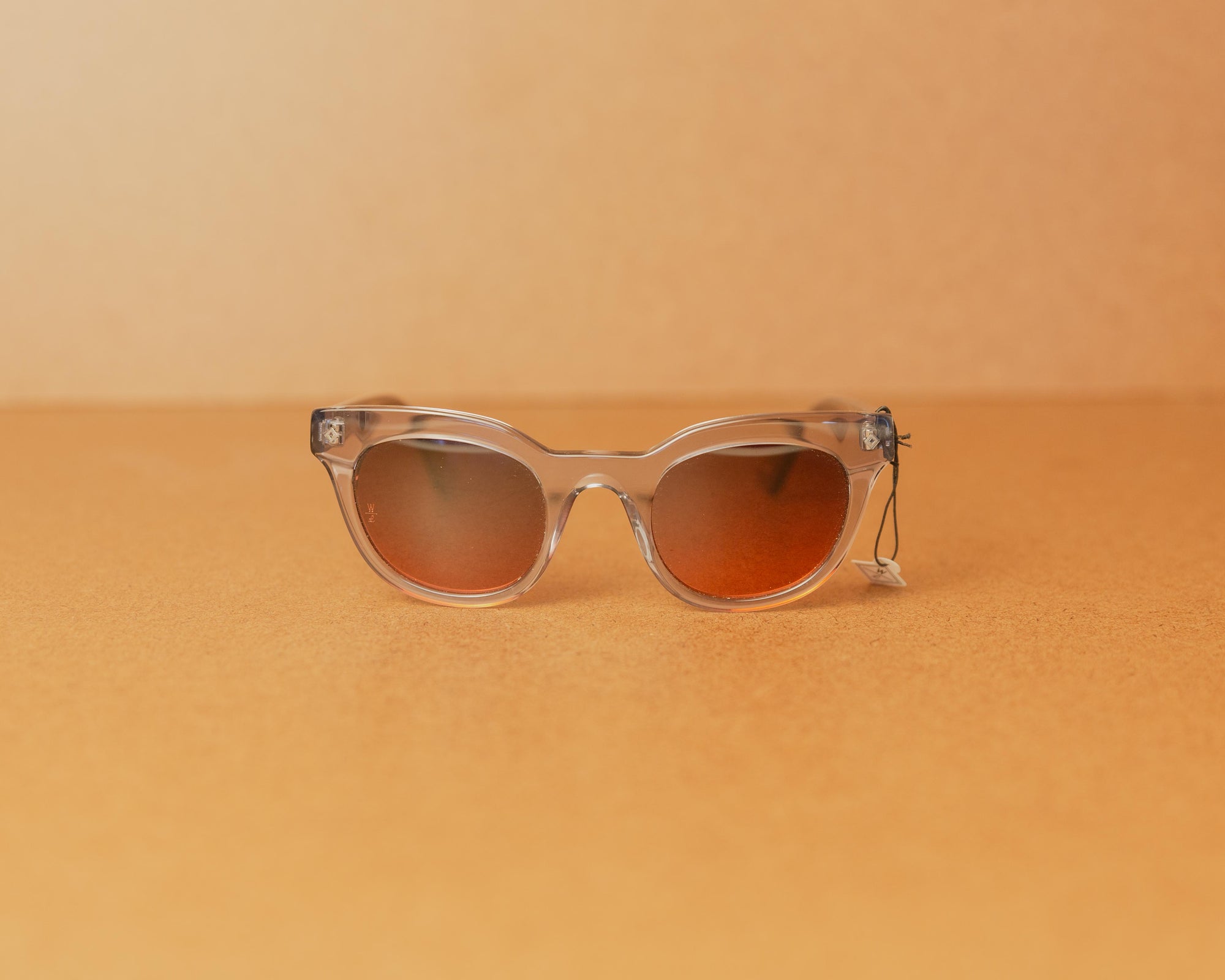 Wonderland Perris Sunglasses in Clear Gray/Red