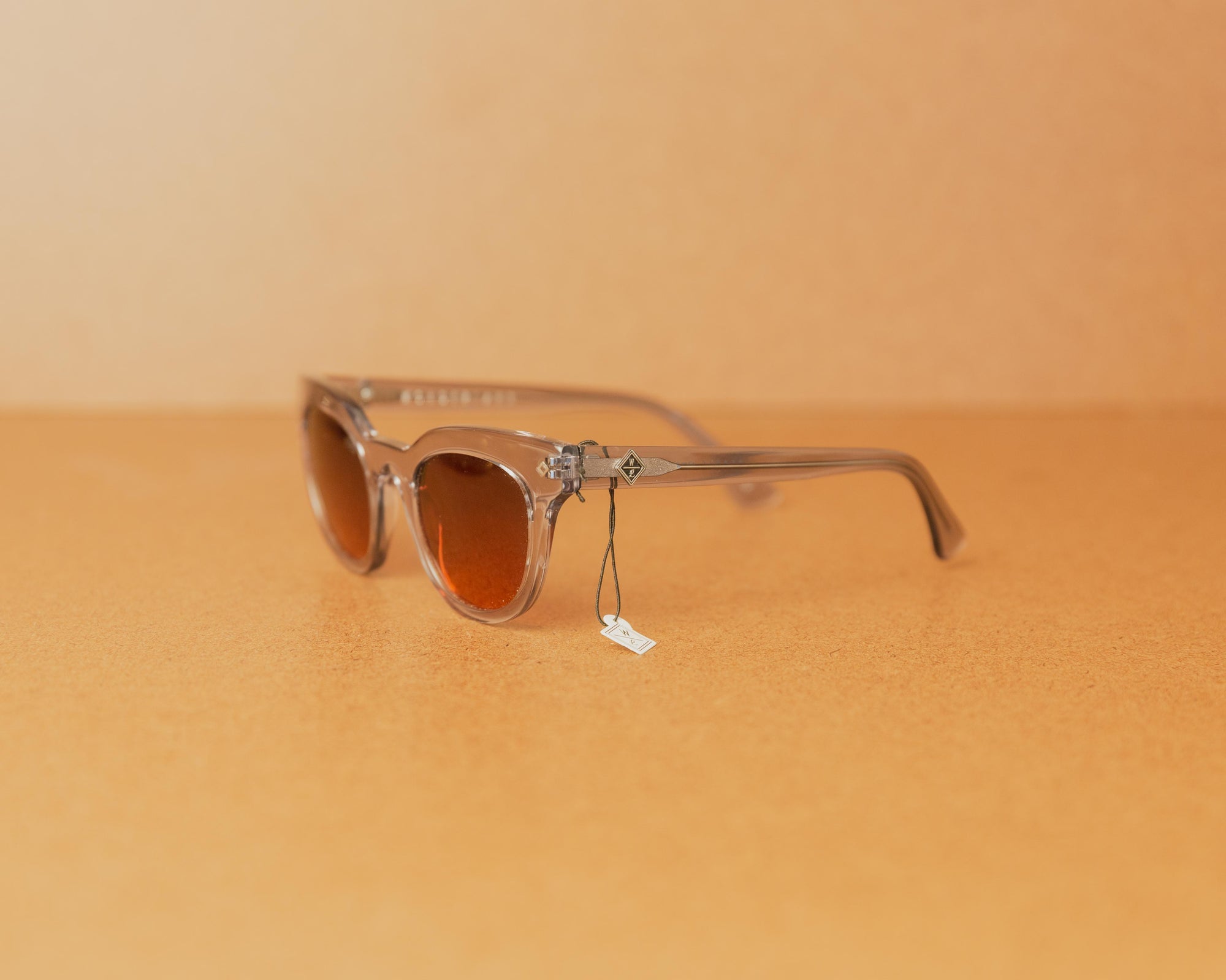 Wonderland Perris Sunglasses in Clear Gray/Red