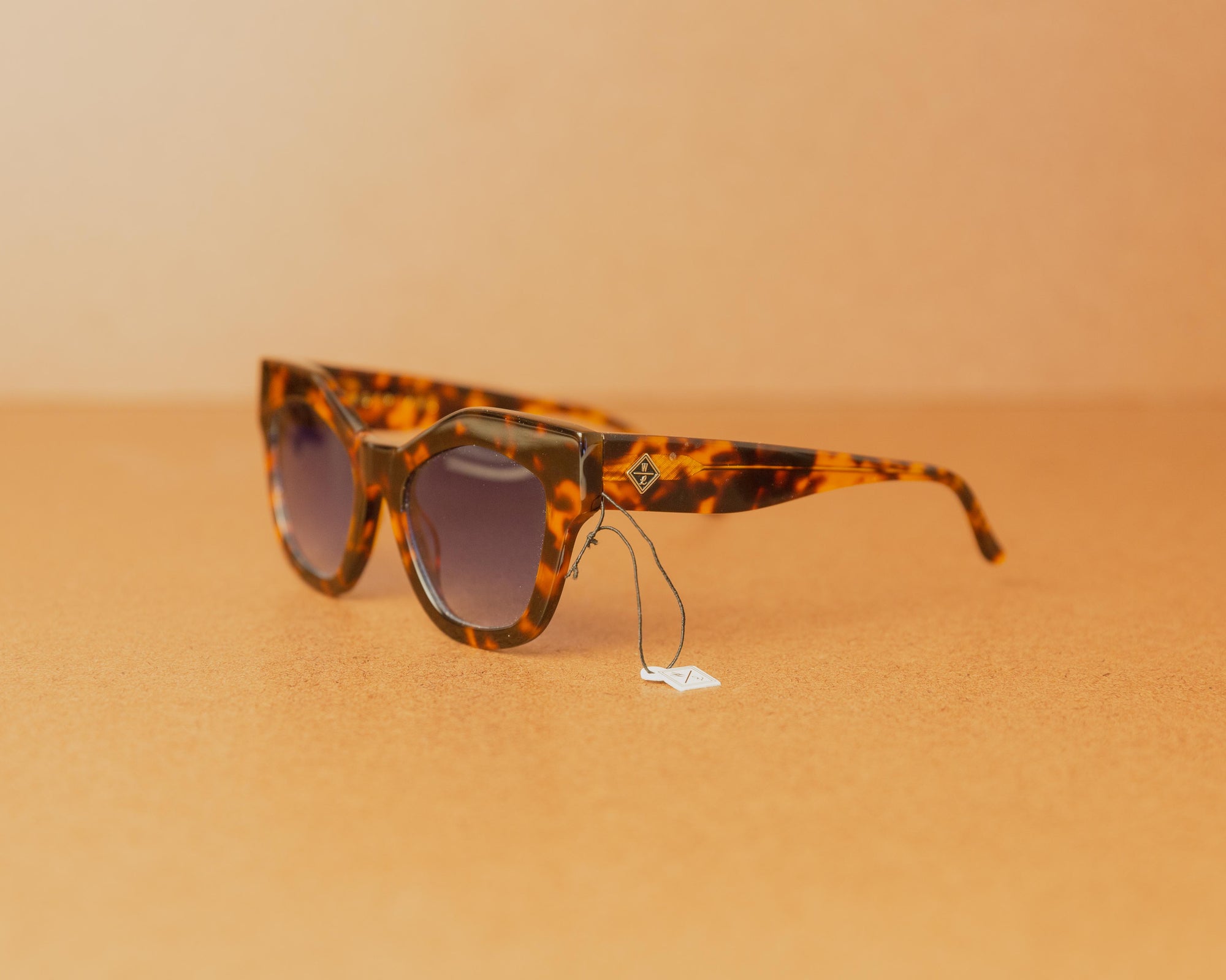 Wonderland ZZYZX Sunglasses in Havana/Gradient Blue