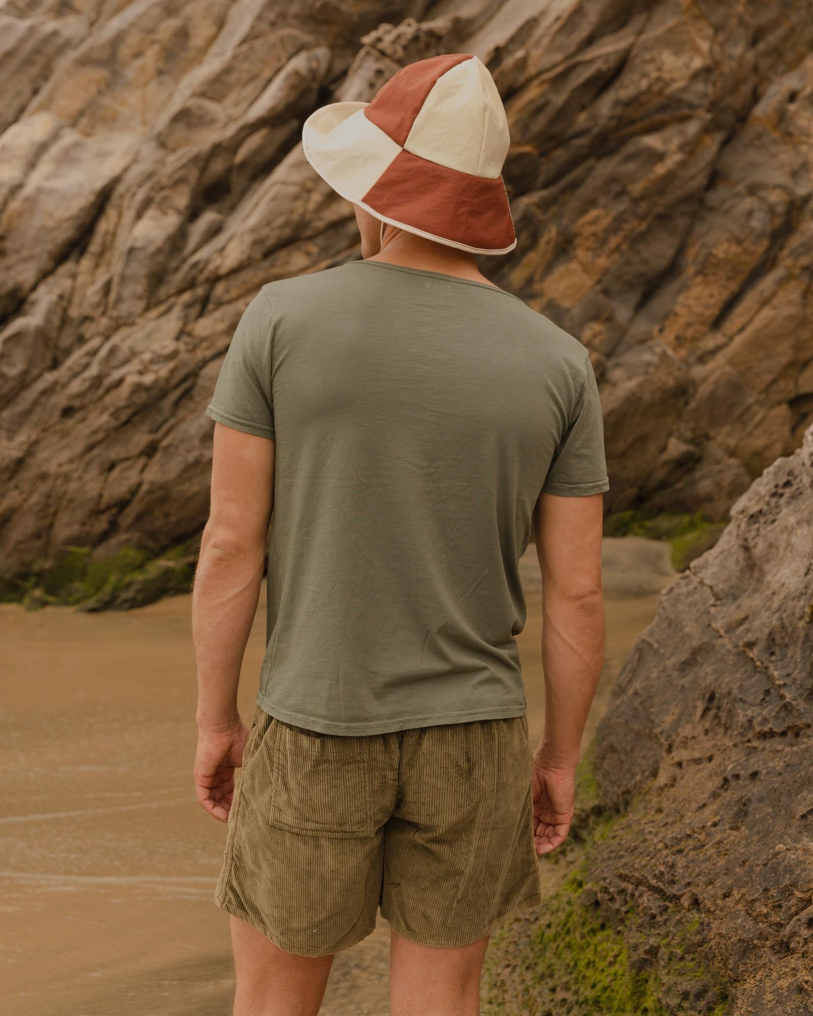 Gato Heroi ~ Boat Neck Tee in Moss