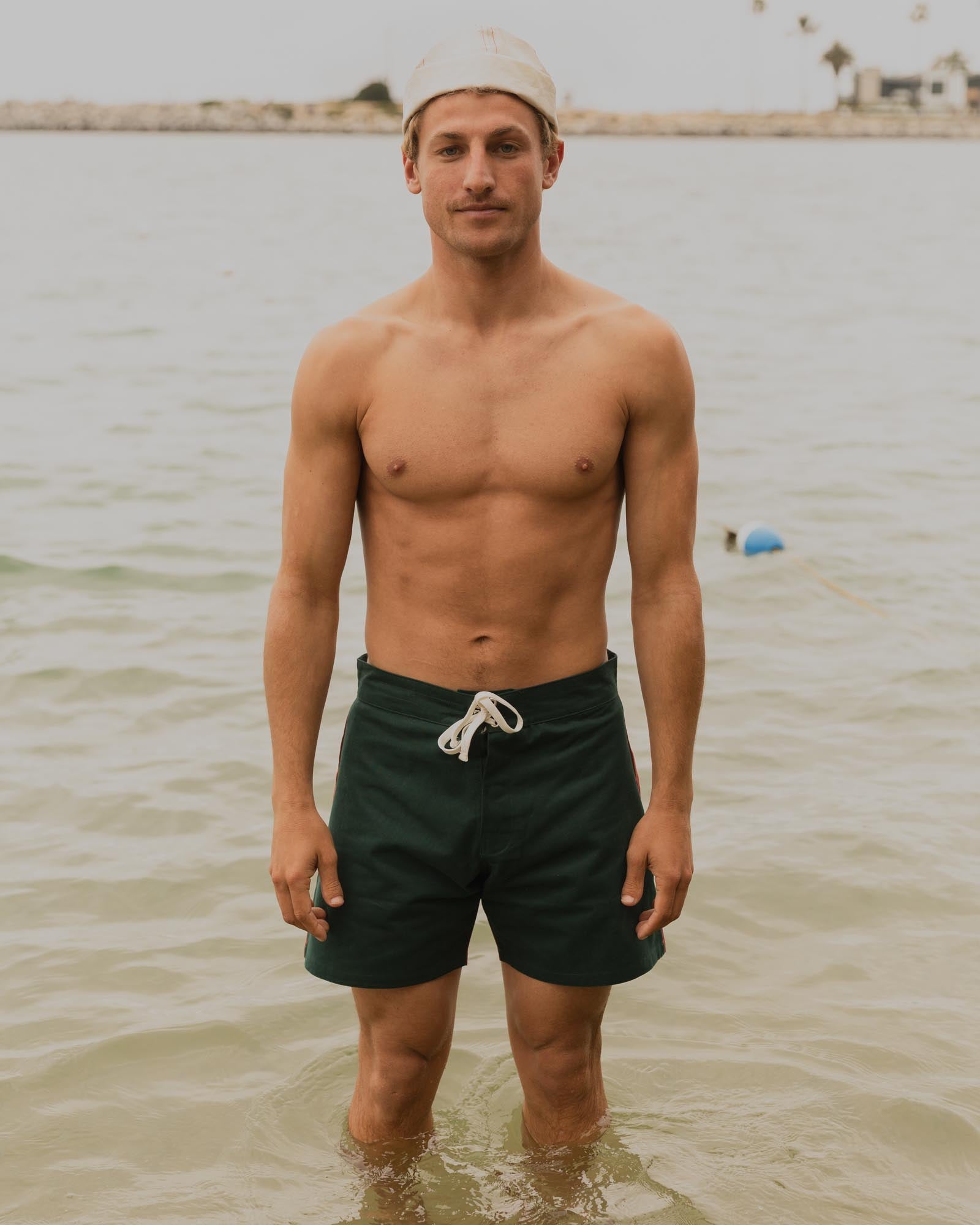 Gato Heroi Surf Shorts in British/Blood