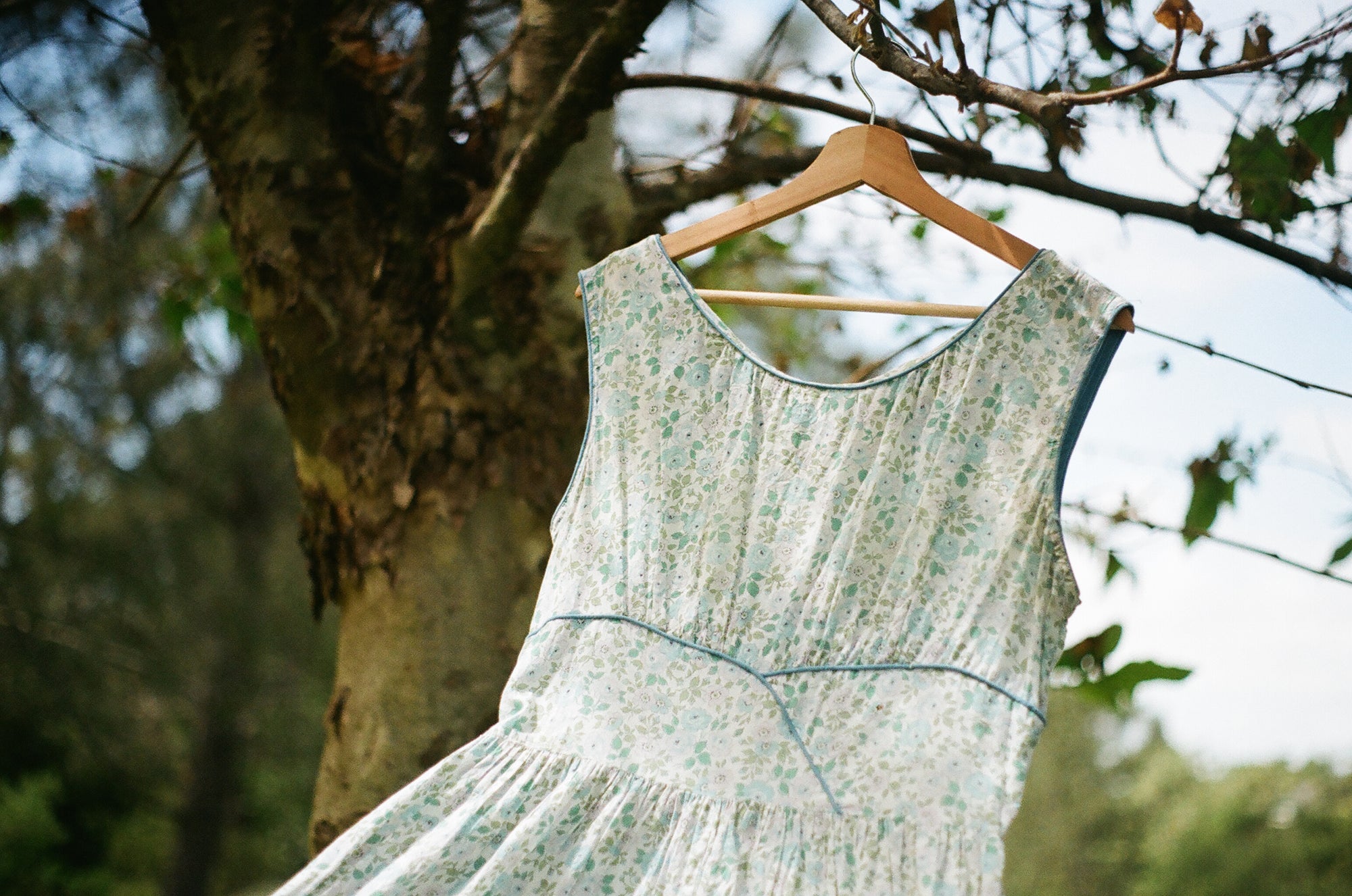 Vintage Blue Floral Sleeveless Dress