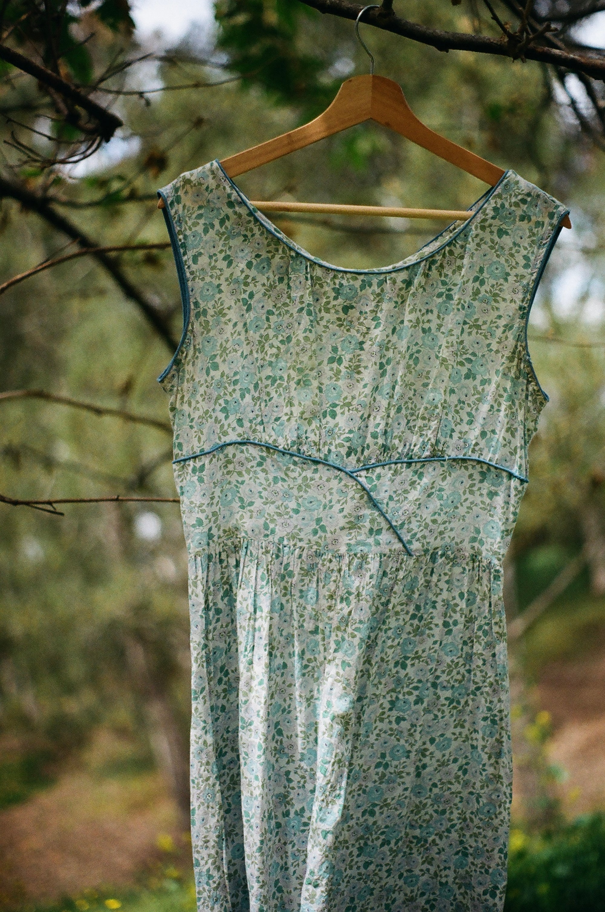 Vintage Blue Floral Sleeveless Dress