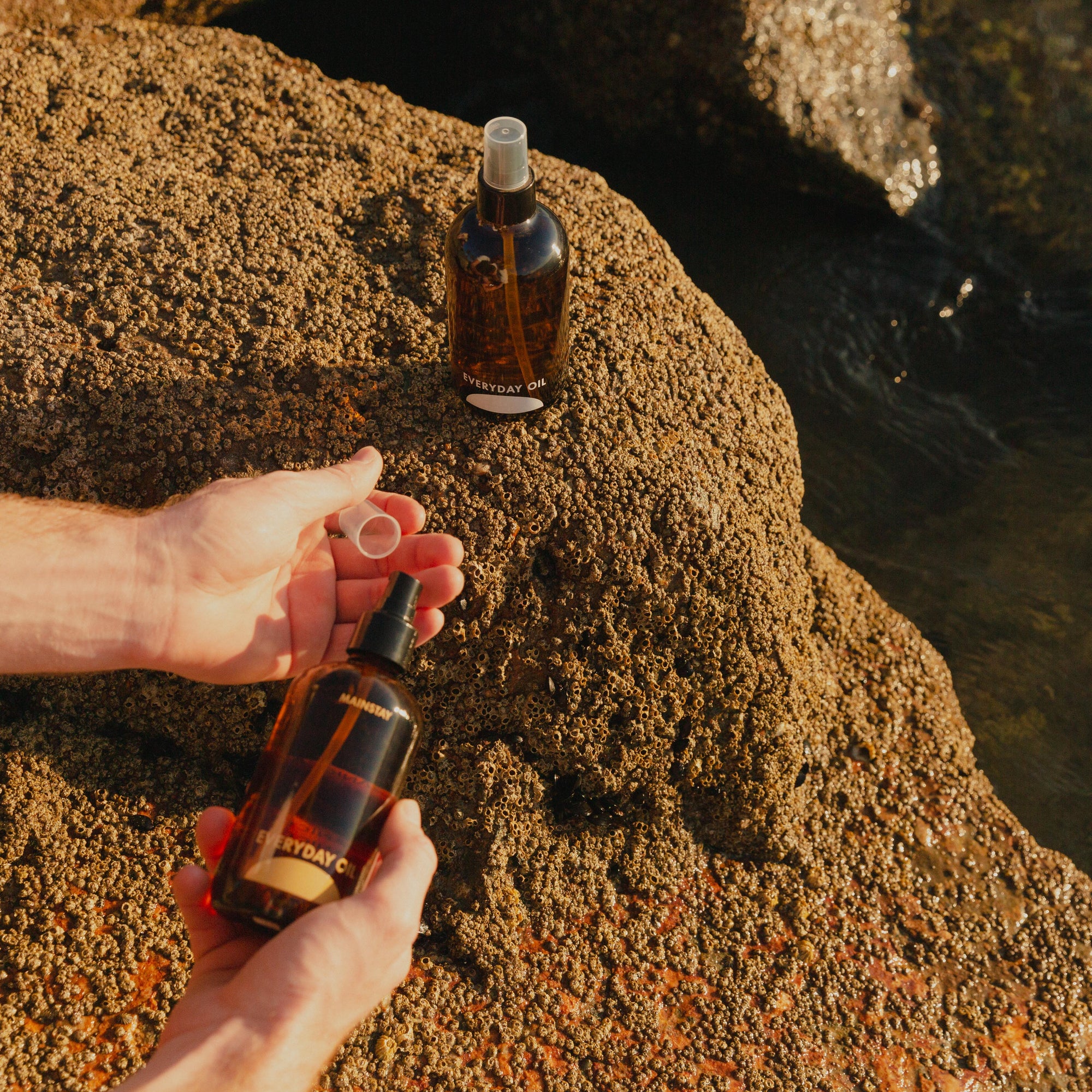 Everyday Oil - Mainstay Blend on rocks