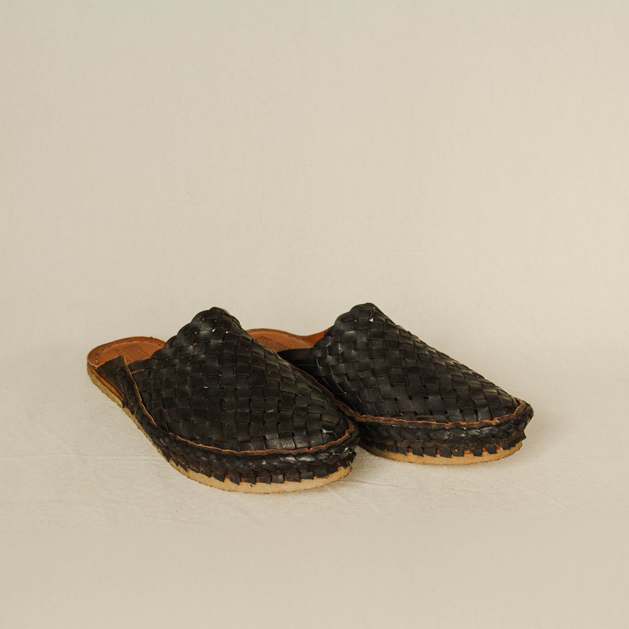 Mohinders Women's Woven Slides in Charcoal