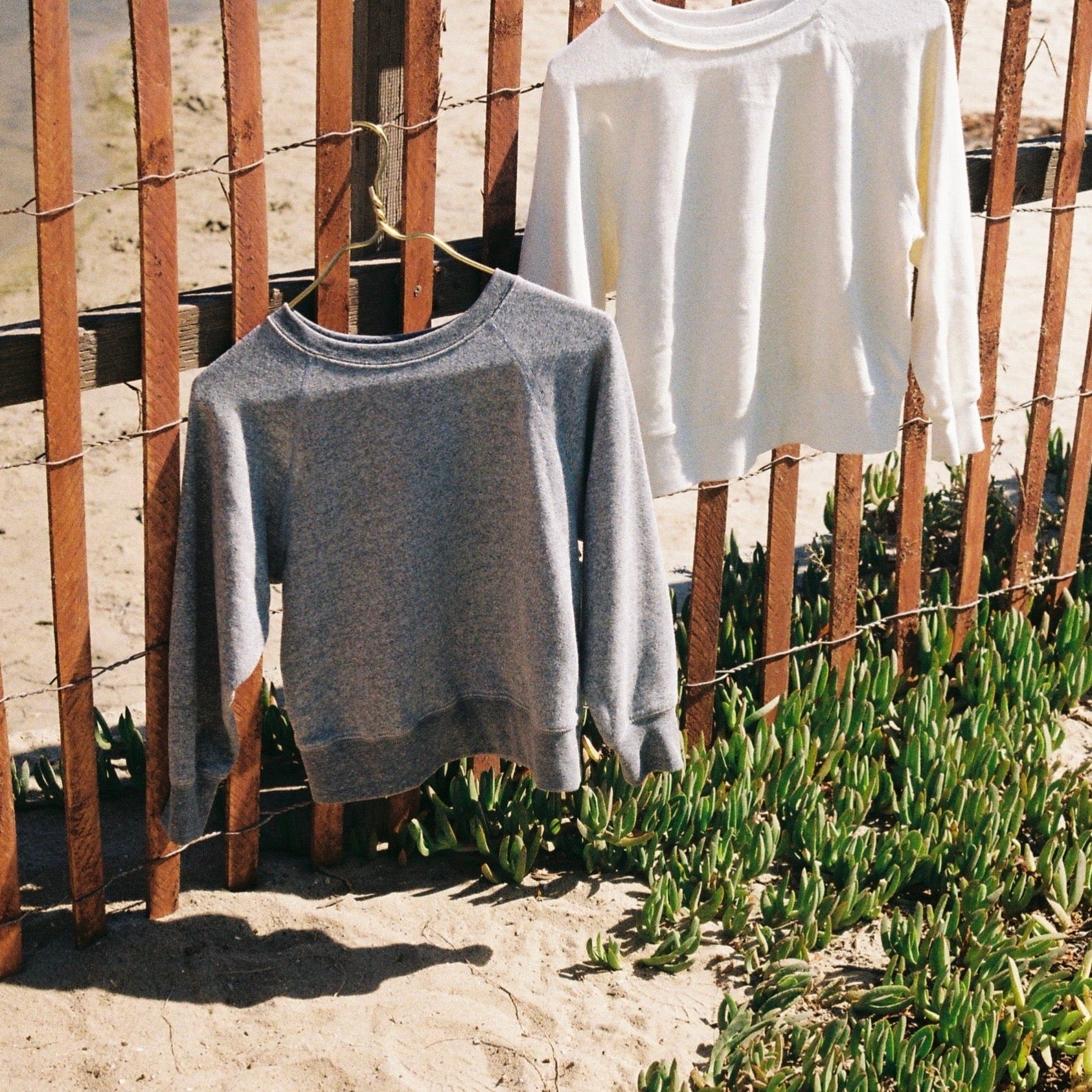 Womens Raglan Crewneck in Gray and White