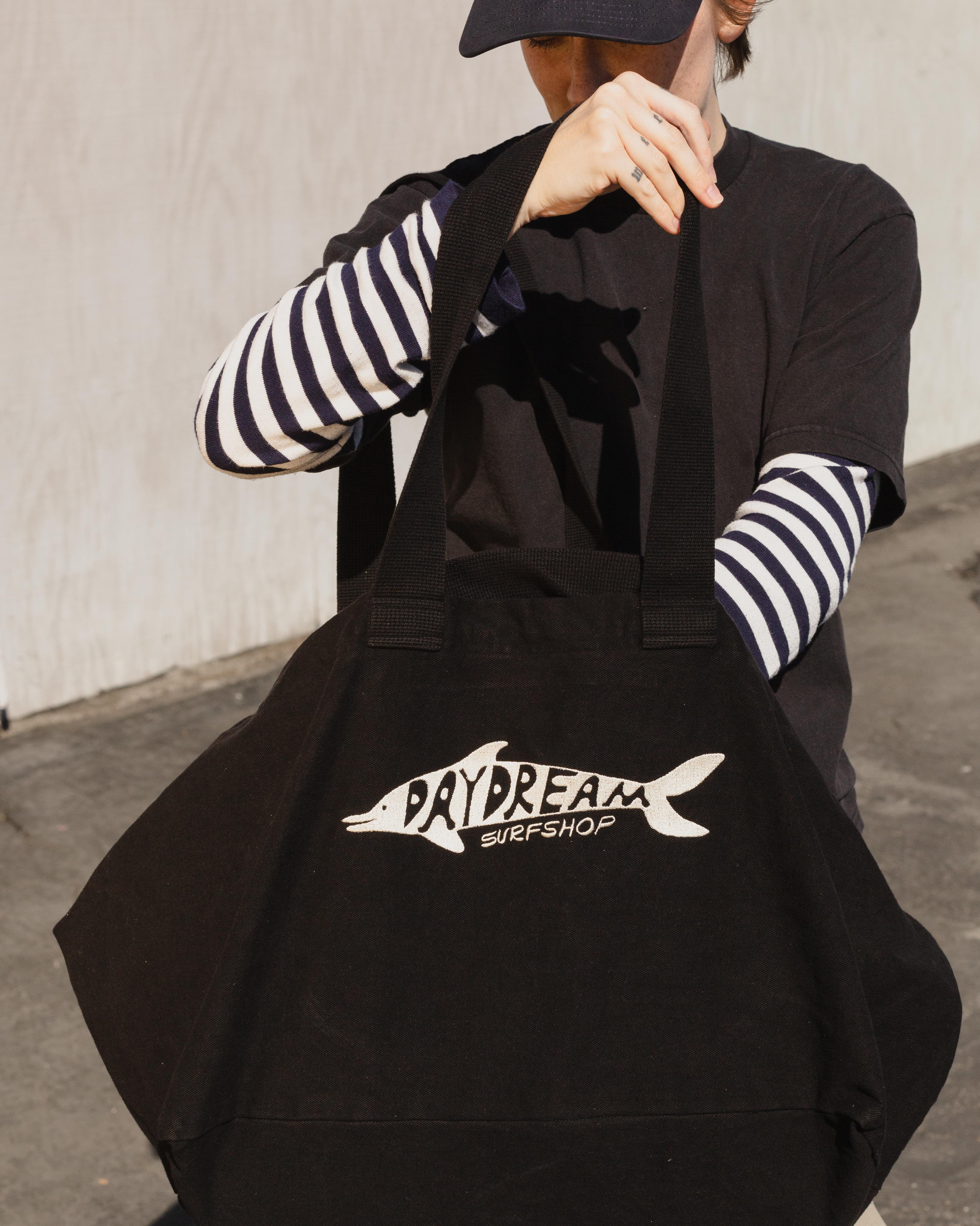 新作 Daydream Big Dolphin Tote OVY Daydream Dolphin Tote – Daydream Surf Shop