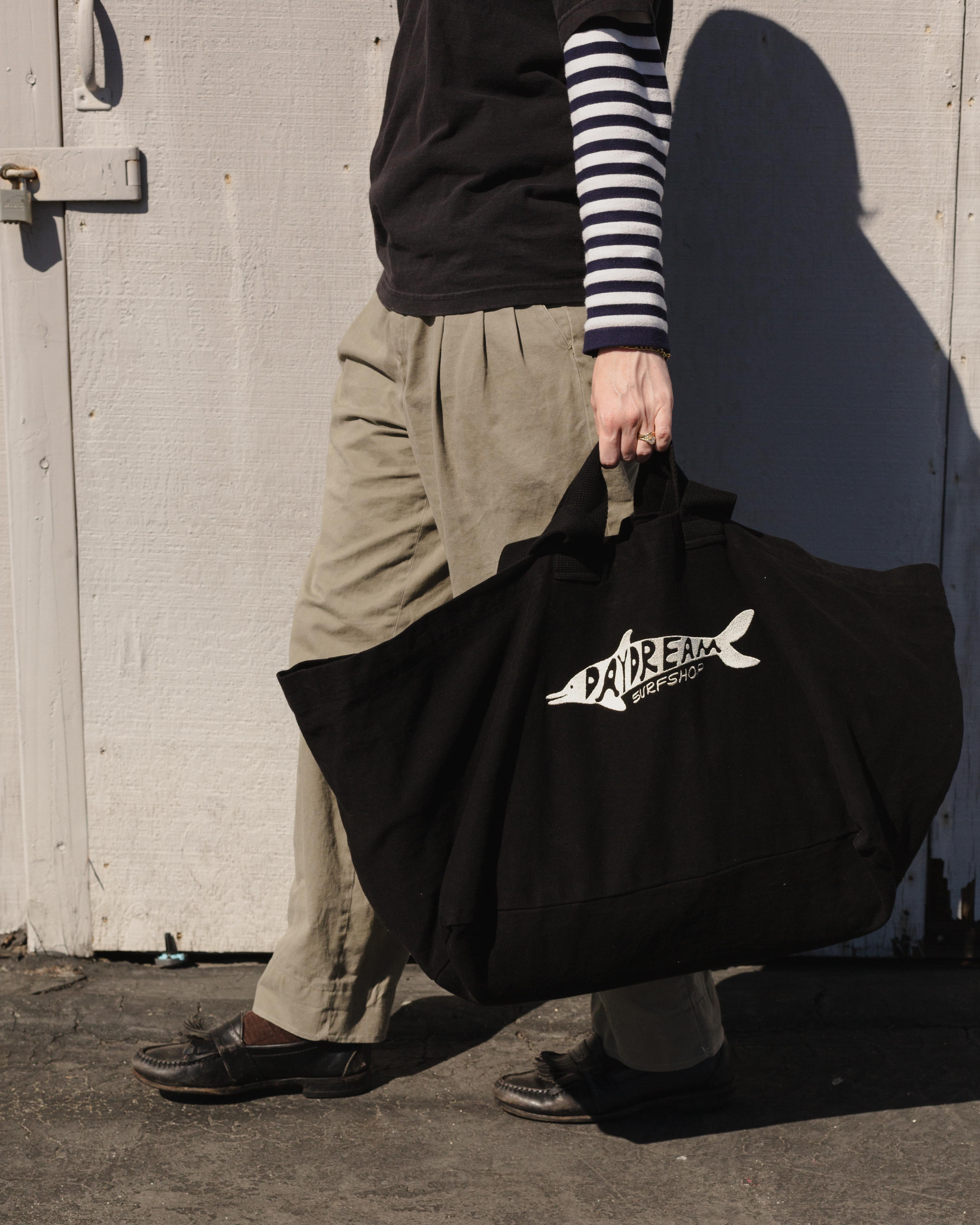 新作 Daydream Big Dolphin Tote OVY Daydream Dolphin Tote – Daydream Surf Shop
