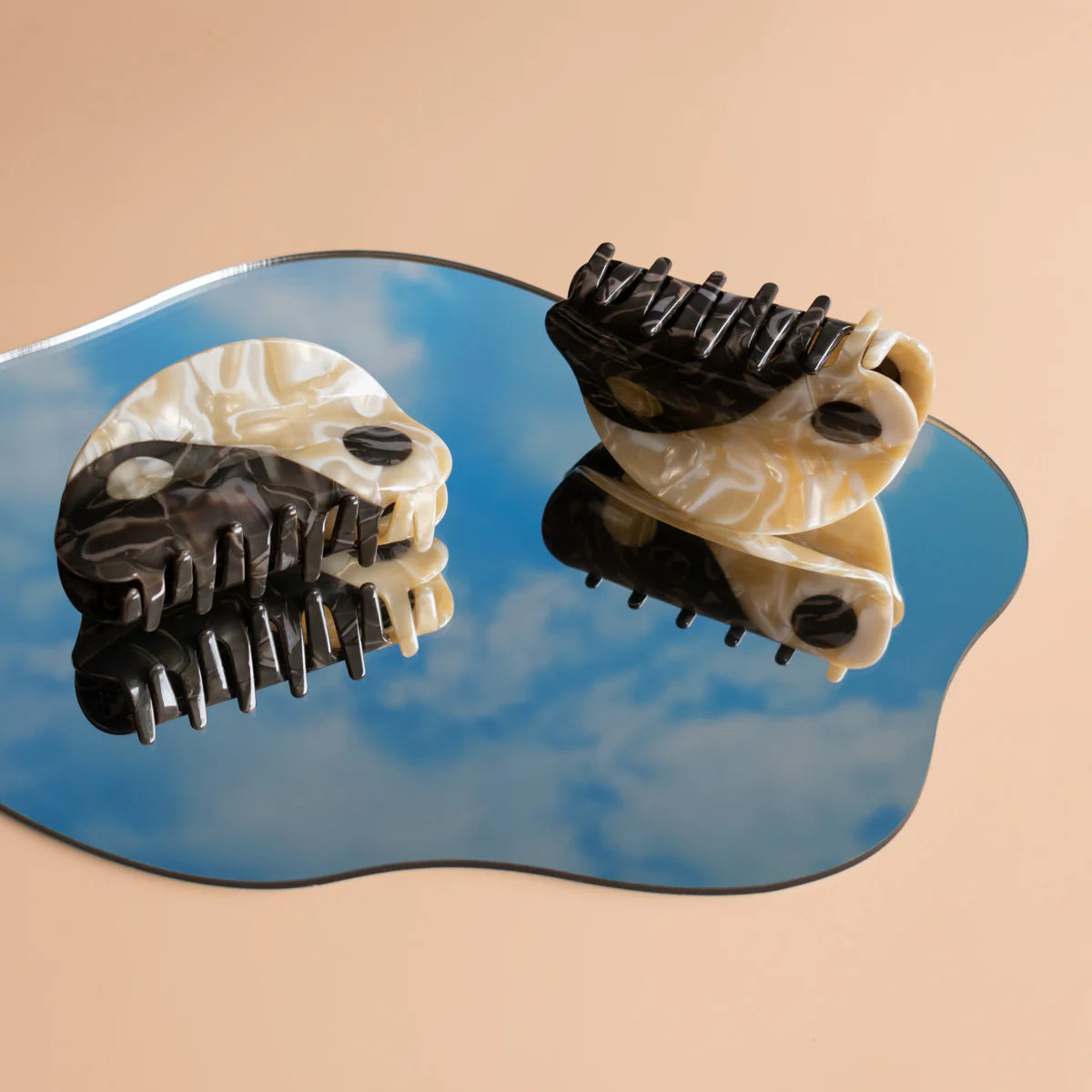 Winona Irene- Large Yin Yang Claw