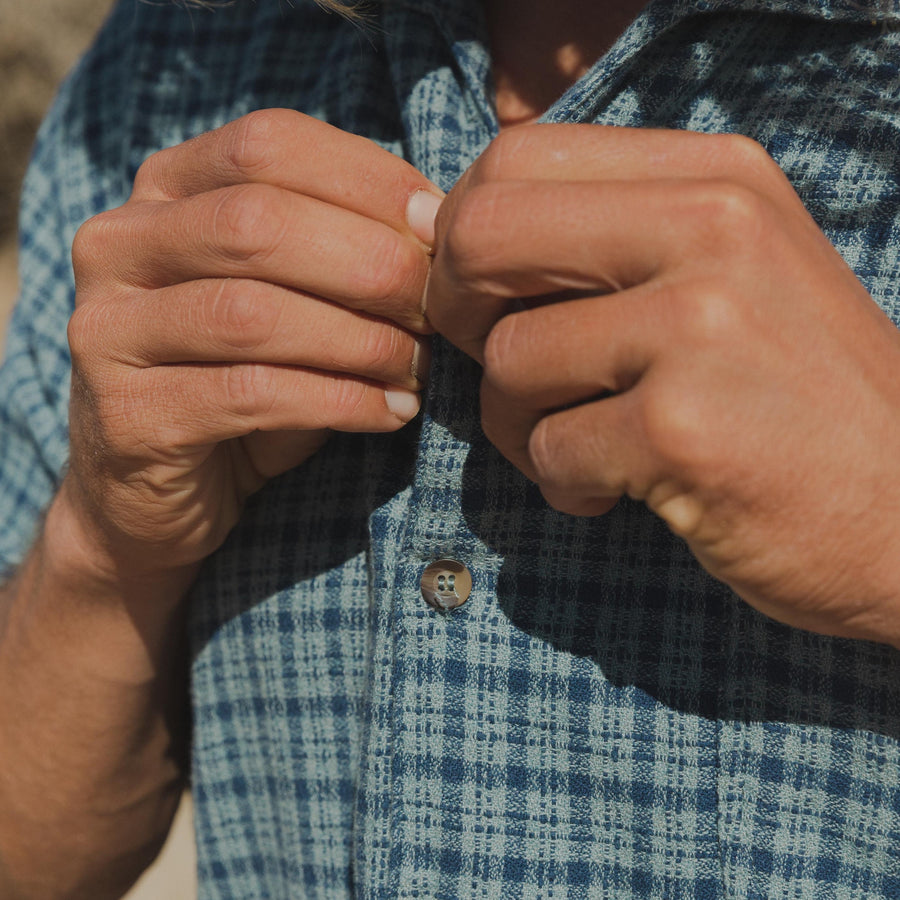 Mens Boxy Plaid Button Up Cotton Shirt in Blue, View of Buttons