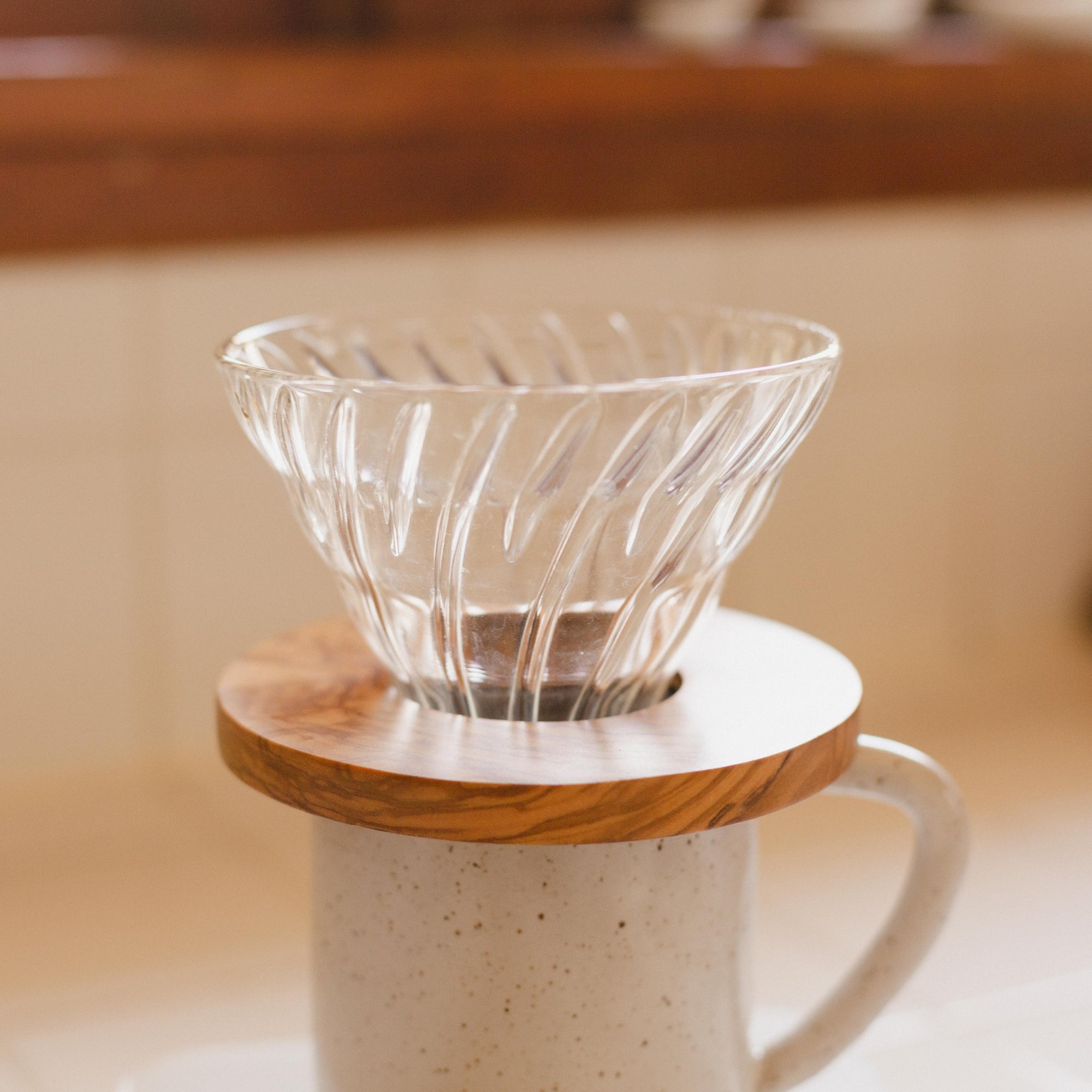 Hario V60 Coffee Dripper - Glass / Olive Wood