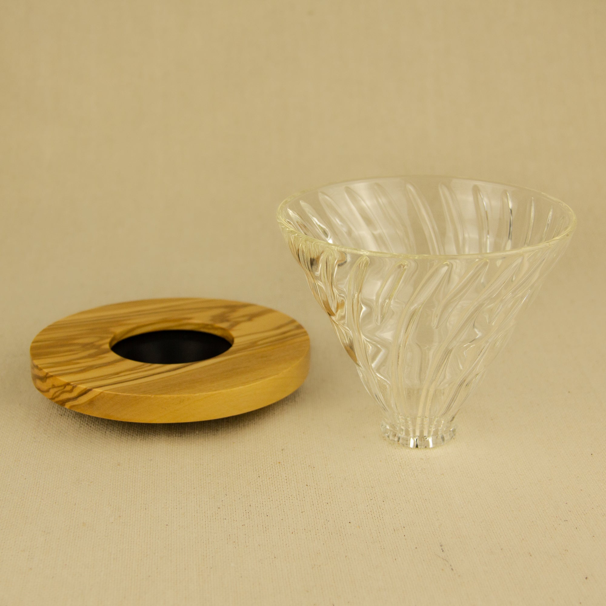Hario V60 Coffee Dripper - Glass / Olive Wood
